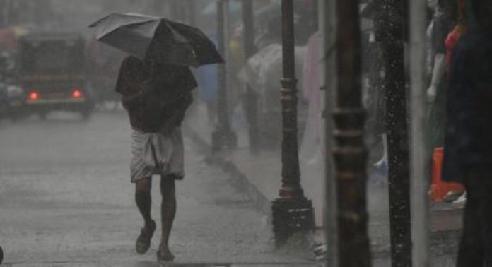 സംസ്ഥാനത്ത് ഇന്ന് ഒറ്റപ്പെട്ടയിടങ്ങളിൽ മഴയ്ക്ക് സാധ്യത ; മുന്നറിയിപ്പ് നൽകി അധികൃതർ സംസ്ഥാനത്ത് ഇന്ന് ഒറ്റപ്പെട്ടയിടങ്ങളിൽ മഴയ്ക്ക് സാധ്യത ; മുന്നറിയിപ്പ് നൽകി അധികൃതർ