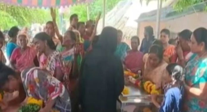 തമിഴ്നാട്ടിലെ മദ്യദുരന്തം ; മരണസംഖ്യ 25 ആയി ഉയർന്നു തമിഴ്നാട്ടിലെ മദ്യദുരന്തം ; മരണസംഖ്യ 25 ആയി ഉയർന്നു