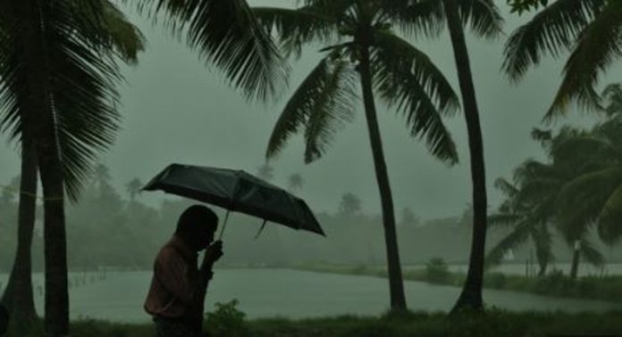 സംസ്ഥാനത്ത് ഇന്ന് ഒറ്റപ്പെട്ടയിടങ്ങളിൽ ശക്തമായ മഴയ്ക്ക് സാധ്യത സംസ്ഥാനത്ത് ഇന്ന് ഒറ്റപ്പെട്ടയിടങ്ങളിൽ ശക്തമായ മഴയ്ക്ക് സാധ്യത