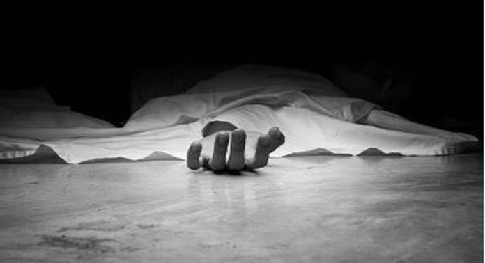 ദുബായിൽ കെട്ടിടത്തിനു മുകളിൽനിന്നു വീണ് അപകടം ; യുവാവ് മരിച്ചു ദുബായിൽ കെട്ടിടത്തിനു മുകളിൽനിന്നു വീണ് അപകടം ; യുവാവ് മരിച്ചു