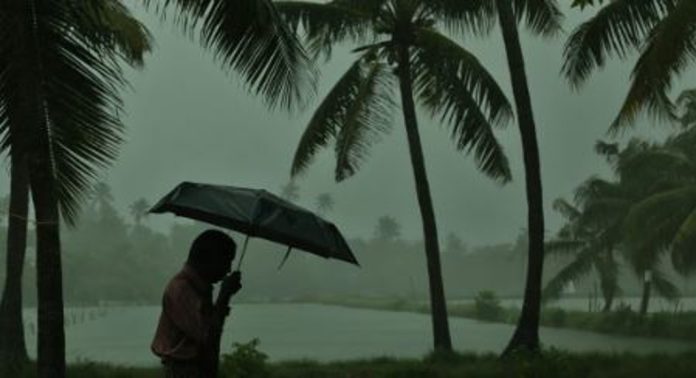 സംസ്ഥാനത്ത് ഇന്ന് മുതൽ ഒറ്റപ്പെട്ട ശക്തമായ മഴയ്ക്ക് സാധ്യത സംസ്ഥാനത്ത് ഇന്ന് മുതൽ ഒറ്റപ്പെട്ട ശക്തമായ മഴയ്ക്ക് സാധ്യത