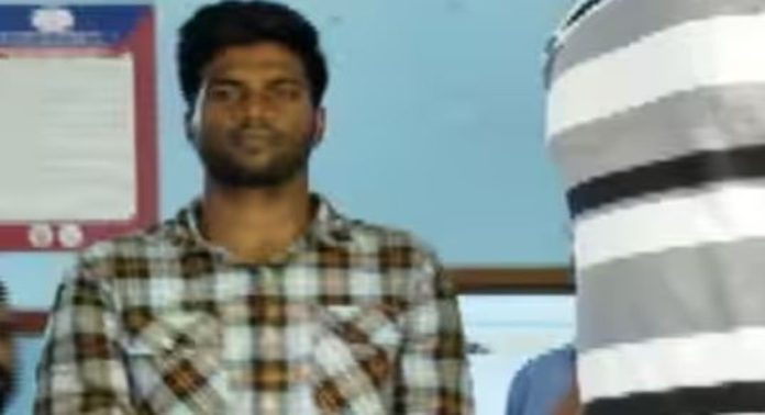 രണ്ട് കോടി രൂപയോളം വിലമതിക്കുന്ന ലഹരി മരുന്ന് പിടികൂടിയ സംഭവം ; ഒരാൾ കൂടി പിടിയില് രണ്ട് കോടി രൂപയോളം വിലമതിക്കുന്ന ലഹരി മരുന്ന് പിടികൂടിയ സംഭവം ; ഒരാൾ കൂടി പിടിയില്
