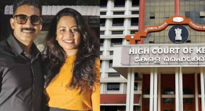 ഹൈറിച്ച് തട്ടിപ്പ് കേസ് ; ലഭിച്ച പരാതികളിൽ അന്വേഷണത്തിന് ഉത്തരവിട്ട് ഹൈക്കോടതി ഹൈറിച്ച് തട്ടിപ്പ് കേസ് ; ലഭിച്ച പരാതികളിൽ അന്വേഷണത്തിന് ഉത്തരവിട്ട് ഹൈക്കോടതി