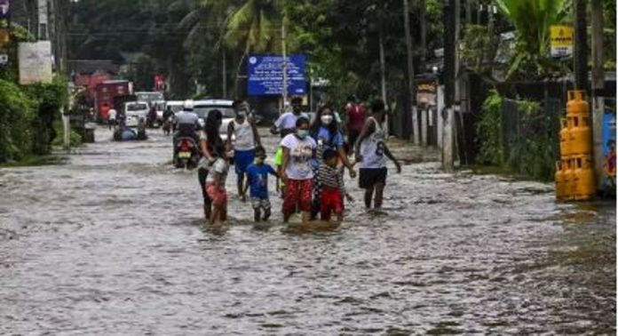 ശ്രീലങ്കയിൽ ശക്തമായ മഴയും, വെള്ളപ്പൊക്കവും ; പത്ത് മരണം, അഞ്ചു പേരെ കാണാതായി ശ്രീലങ്കയിൽ ശക്തമായ മഴയും, വെള്ളപ്പൊക്കവും ; പത്ത് മരണം, അഞ്ചു പേരെ കാണാതായി