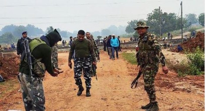ഛത്തീസ്ഗഢില് വീണ്ടും ഏറ്റുമുട്ടൽ ; ഏഴ് മാവോയിസ്റ്റുകളെ വധിച്ചു, മൂന്ന് സുരക്ഷാ ഉദ്യോഗസ്ഥര്ക്ക് പരിക്ക് ഛത്തീസ്ഗഢില് വീണ്ടും ഏറ്റുമുട്ടൽ ; ഏഴ് മാവോയിസ്റ്റുകളെ വധിച്ചു, മൂന്ന് സുരക്ഷാ ഉദ്യോഗസ്ഥര്ക്ക് പരിക്ക്