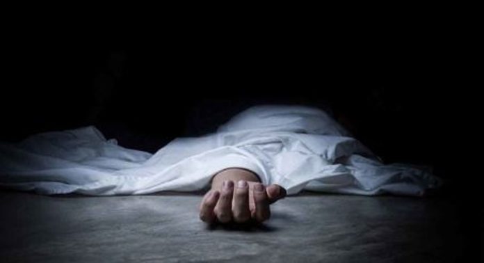 കോഴിക്കോട് ലോറി സ്കൂട്ടറിൽ ഇടിച്ച് യുവതി മരിച്ചു കോഴിക്കോട് ലോറി സ്കൂട്ടറിൽ ഇടിച്ച് യുവതി മരിച്ചു