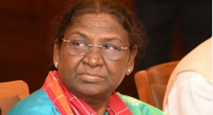 ജമ്മുകശ്മീരിലെ ഭീകരാക്രമണം ; ശക്തമായ നടപടി സ്വീകരിക്കും, അനുശോചനം രേഖപ്പെടുത്തി രാഷ്ട്രപതി ജമ്മുകശ്മീരിലെ ഭീകരാക്രമണം ; ശക്തമായ നടപടി സ്വീകരിക്കും, അനുശോചനം രേഖപ്പെടുത്തി രാഷ്ട്രപതി