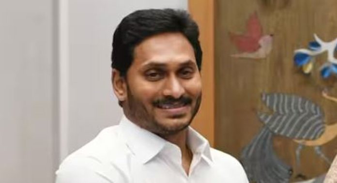 ജഗൻ മോഹൻ റെഡ്ഡിയുടെ വസതിക്ക് സമീപമുള്ള കെട്ടിടങ്ങൾ പൊളിച്ചുനീക്കി ജഗൻ മോഹൻ റെഡ്ഡിയുടെ വസതിക്ക് സമീപമുള്ള കെട്ടിടങ്ങൾ പൊളിച്ചുനീക്കി