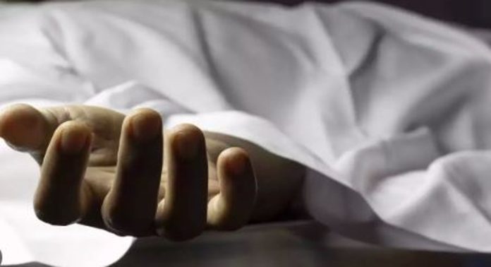 മരിച്ചെന്ന് കരുതി സംസ്കാരം നടത്തി ; പിന്നാലെ ദിവസങ്ങൾക്ക് ശേഷം ‘പരേതന്’ വീട്ടില്, ഒടുവിൽ സംഭവിച്ചത് മരിച്ചെന്ന് കരുതി സംസ്കാരം നടത്തി ; പിന്നാലെ ദിവസങ്ങൾക്ക് ശേഷം ‘പരേതന്’ വീട്ടില്, ഒടുവിൽ സംഭവിച്ചത്