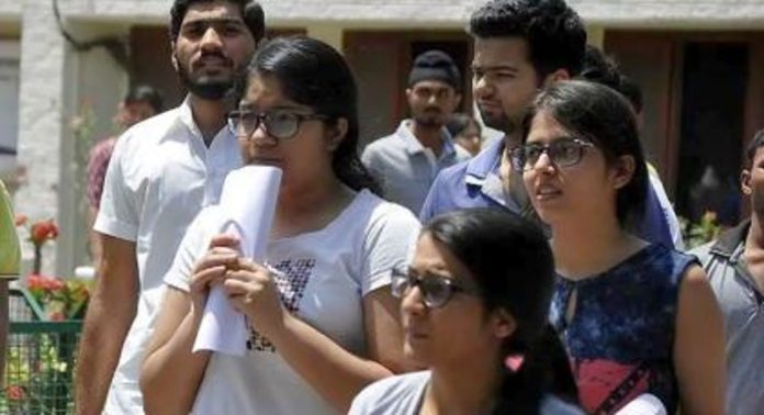 നീറ്റ് പരീക്ഷ ക്രമക്കേട് ; പ്രതിഷേധം ശക്തമാക്കാൻ ഒരുങ്ങി പ്രതിപക്ഷ പാർട്ടികൾ നീറ്റ് പരീക്ഷ ക്രമക്കേട് ; പ്രതിഷേധം ശക്തമാക്കാൻ ഒരുങ്ങി പ്രതിപക്ഷ പാർട്ടികൾ