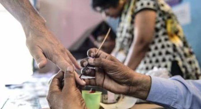 തെരഞ്ഞെടുപ്പ് ഫലം ; കോട്ടയത്ത് നെഞ്ചിടിപ്പോടെ മുന്നണികളും സ്ഥാനാർഥികളും തെരഞ്ഞെടുപ്പ് ഫലം ; കോട്ടയത്ത് നെഞ്ചിടിപ്പോടെ മുന്നണികളും സ്ഥാനാർഥികളും