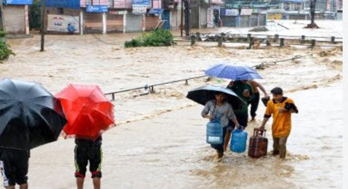 നേപ്പാളിൽ ശക്തമായ മഴ ; മണ്ണിടിച്ചിലിൽ ഒൻപത് പേർ മരിച്ചു നേപ്പാളിൽ ശക്തമായ മഴ ; മണ്ണിടിച്ചിലിൽ ഒൻപത് പേർ മരിച്ചു