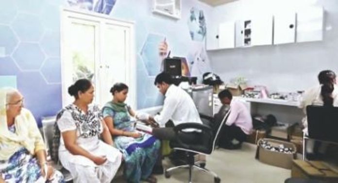 മരുന്നുകളും ടെസ്റ്റുകളും ഇവിടെ സൗജന്യം ; ഡൽഹിയിൽ സാധാരണക്കാർക്ക് ആശ്വാസമായി മൊഹല്ല ക്ലിനിക്കുകൾ മരുന്നുകളും ടെസ്റ്റുകളും ഇവിടെ സൗജന്യം ; ഡൽഹിയിൽ സാധാരണക്കാർക്ക് ആശ്വാസമായി മൊഹല്ല ക്ലിനിക്കുകൾ