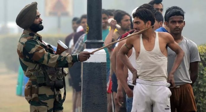 അഗ്നിപഥ് പുനഃപരിശോധിച്ചേക്കും ; വ്യവസ്ഥകളിൽ മാറ്റങ്ങൾ വരുത്താന് ആലോചന അഗ്നിപഥ് പുനഃപരിശോധിച്ചേക്കും ; വ്യവസ്ഥകളിൽ മാറ്റങ്ങൾ വരുത്താന് ആലോചന