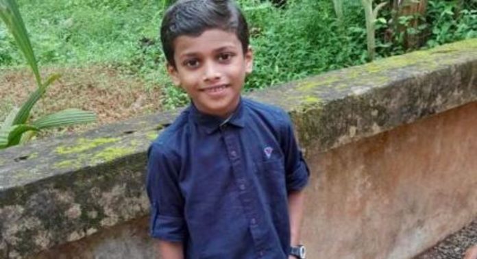 ഗേറ്റില് കുടുങ്ങി കുട്ടി മരിച്ച സംഭവം ; അന്വേഷണം തുടങ്ങി ഗേറ്റില് കുടുങ്ങി കുട്ടി മരിച്ച സംഭവം ; അന്വേഷണം തുടങ്ങി