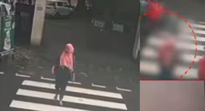 കോഴിക്കോട് സീബ്രാ ലൈനിലെ മരണപ്പാച്ചിൽ ; വിദ്യാർത്ഥിനിയെ ഇടിച്ച ബസ് ഡ്രൈവർക്കെതിരെ കേസെടുത്തു കോഴിക്കോട് സീബ്രാ ലൈനിലെ മരണപ്പാച്ചിൽ ; വിദ്യാർത്ഥിനിയെ ഇടിച്ച ബസ് ഡ്രൈവർക്കെതിരെ കേസെടുത്തു