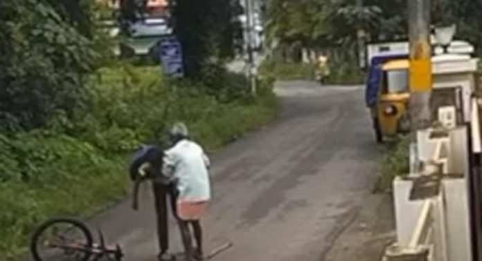 തെരുവ് നായ സൈക്കിളിൽ ഇടിച്ച് വിദ്യാർഥിക്ക് പരിക്ക് തെരുവ് നായ സൈക്കിളിൽ ഇടിച്ച് വിദ്യാർഥിക്ക് പരിക്ക്