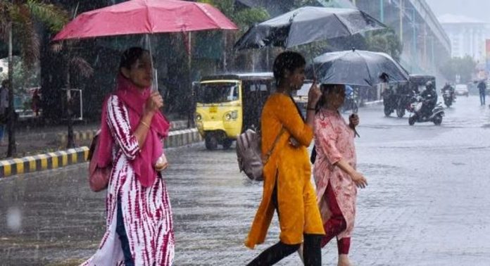 സംസ്ഥാനത്ത് ആറ് ജില്ലകളിൽ ഇടിമിന്നലോട് കൂടിയ ശക്തമായ മഴയ്ക്ക് സാധ്യത ; ജാഗ്രത മുന്നറിയിപ്പ് നൽകി അധികൃതർ സംസ്ഥാനത്ത് ആറ് ജില്ലകളിൽ ഇടിമിന്നലോട് കൂടിയ ശക്തമായ മഴയ്ക്ക് സാധ്യത ; ജാഗ്രത മുന്നറിയിപ്പ് നൽകി അധികൃതർ