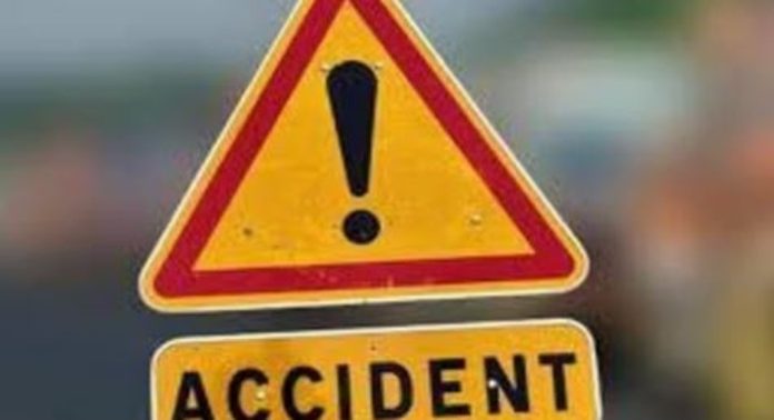 മലപ്പുറത്ത് സ്കൂള് വാന് മറിഞ്ഞ് അപകടം ; നിരവധി കുട്ടികള്ക്ക് പരിക്ക് മലപ്പുറത്ത് സ്കൂള് വാന് മറിഞ്ഞ് അപകടം ; നിരവധി കുട്ടികള്ക്ക് പരിക്ക്