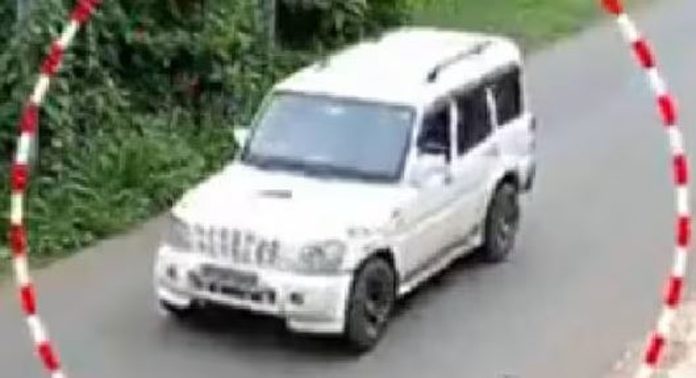 കാറിലെത്തിയ സംഘം യുവാവിനെ തട്ടിക്കൊണ്ടുപോകാൻ ശ്രമം ; പോലീസ് അന്വേഷണം ആരംഭിച്ചു കാറിലെത്തിയ സംഘം യുവാവിനെ തട്ടിക്കൊണ്ടുപോകാൻ ശ്രമം ; പോലീസ് അന്വേഷണം ആരംഭിച്ചു