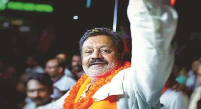 ജനങ്ങൾ രാഷ്ട്രീയ അടിമകളാണെന്ന് വിചാരിക്കരുത് ; സുരേഷ് ഗോപി ജനങ്ങൾ രാഷ്ട്രീയ അടിമകളാണെന്ന് വിചാരിക്കരുത് ; സുരേഷ് ഗോപി