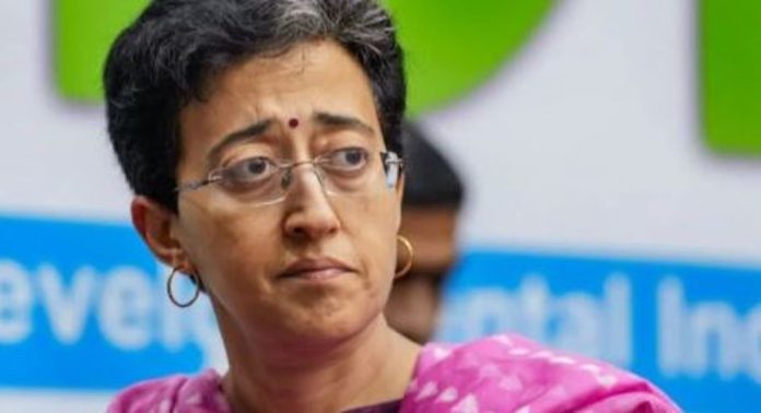 ഡൽഹി ജലമന്ത്രി അതിഷി നടത്തിവന്ന നിരാഹാരസമരം അവസാനിപ്പിച്ചു ഡൽഹി ജലമന്ത്രി അതിഷി നടത്തിവന്ന നിരാഹാരസമരം അവസാനിപ്പിച്ചു