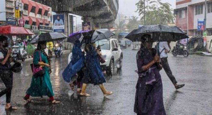 ശക്തമായ മഴ ; നാല് ദുരിതാശ്വാസ ക്യാമ്പുകൾ തുറന്നു ശക്തമായ മഴ ; നാല് ദുരിതാശ്വാസ ക്യാമ്പുകൾ തുറന്നു