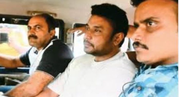നടൻ ദര്ശന് ഉള്പ്പെട്ട കൊലക്കേസ് ; രണ്ട് പ്രതികള് കൂടി അറസ്റ്റിലായി നടൻ ദര്ശന് ഉള്പ്പെട്ട കൊലക്കേസ് ; രണ്ട് പ്രതികള് കൂടി അറസ്റ്റിലായി