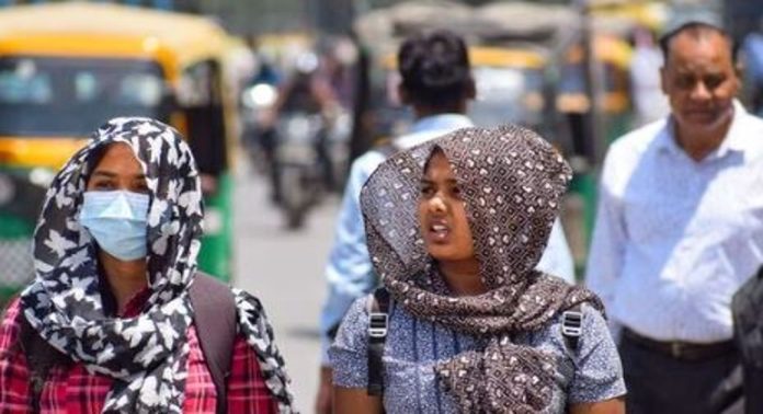 36 വർഷത്തിനിടെ ഏറ്റവും ചൂടേറിയ മാസം ; കാലാവസ്ഥ വകുപ്പ് റിപ്പോർട്ടുകൾ പുറത്ത് 36 വർഷത്തിനിടെ ഏറ്റവും ചൂടേറിയ മാസം ; കാലാവസ്ഥ വകുപ്പ് റിപ്പോർട്ടുകൾ പുറത്ത്