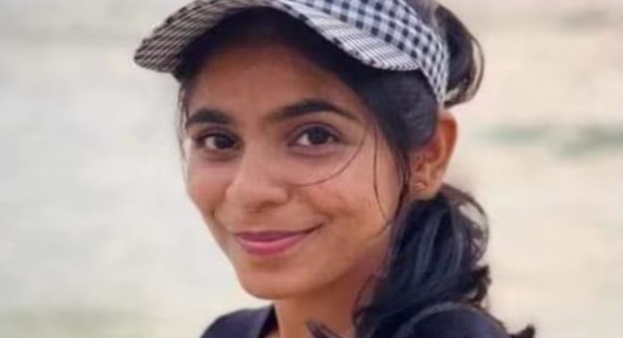 കോട്ടയത്ത് അമ്മയും മകളും സഞ്ചരിച്ച സ്കൂട്ടറില് ക്രെയിന് ഇടിച്ച് അപകടം ; മകള്ക്ക് ദാരുണാന്ത്യം കോട്ടയത്ത് അമ്മയും മകളും സഞ്ചരിച്ച സ്കൂട്ടറില് ക്രെയിന് ഇടിച്ച് അപകടം ; മകള്ക്ക് ദാരുണാന്ത്യം