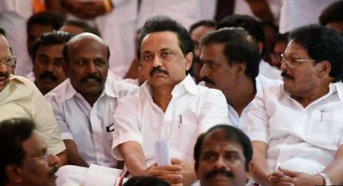 കള്ളക്കുറിച്ചി വിഷമദ്യദുരന്തം ; സ്റ്റാലിൻ സർക്കാർ പ്രതിരോധത്തിൽ കള്ളക്കുറിച്ചി വിഷമദ്യദുരന്തം ; സ്റ്റാലിൻ സർക്കാർ പ്രതിരോധത്തിൽ