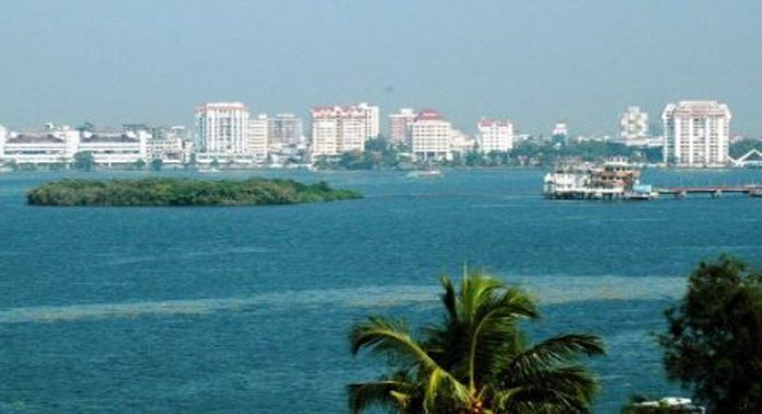 സമൂഹ മാധ്യമങ്ങളിലെ വ്യാജ പ്രചാരണങ്ങൾ ; കൊച്ചിയിലെ മൺസൂൺ ടൂറിസം പ്രതിസന്ധിയിൽ സമൂഹ മാധ്യമങ്ങളിലെ വ്യാജ പ്രചാരണങ്ങൾ ; കൊച്ചിയിലെ മൺസൂൺ ടൂറിസം പ്രതിസന്ധിയിൽ