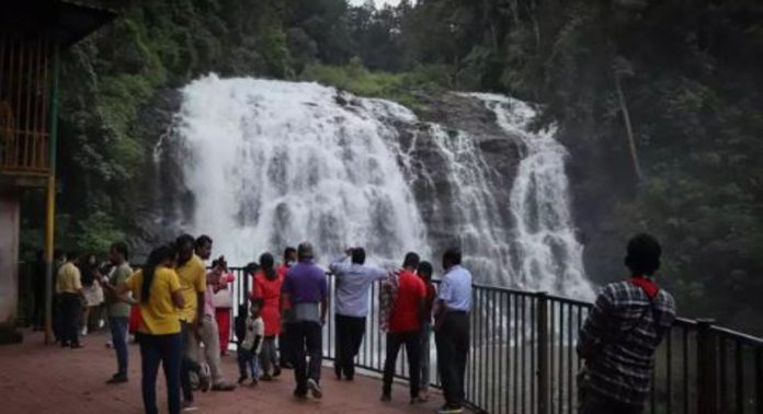 കൊച്ചിയിൽ മഴക്കാല ടൂറിസത്തിന് തണുപ്പന് തുടക്കം കൊച്ചിയിൽ മഴക്കാല ടൂറിസത്തിന് തണുപ്പന് തുടക്കം