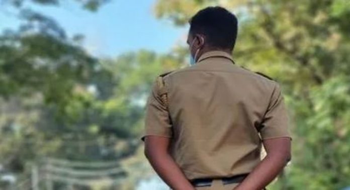 പണവും ഫോണും പിടിച്ചുപറിച്ചെന്ന് പോലീസ് സ്റ്റേഷനിൽ പരാതി ; അന്വേഷിച്ചപ്പോൾ കഥയിൽ ട്വിസ്റ്റ്, സംഭവം ഇങ്ങനെ… പണവും ഫോണും പിടിച്ചുപറിച്ചെന്ന് പോലീസ് സ്റ്റേഷനിൽ പരാതി ; അന്വേഷിച്ചപ്പോൾ കഥയിൽ ട്വിസ്റ്റ്, സംഭവം ഇങ്ങനെ…