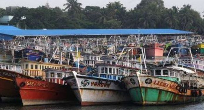 സംസ്ഥാനത്ത് തിങ്കളാഴ്ച മുതൽ ട്രോളിംഗ് നിരോധനം സംസ്ഥാനത്ത് തിങ്കളാഴ്ച മുതൽ ട്രോളിംഗ് നിരോധനം