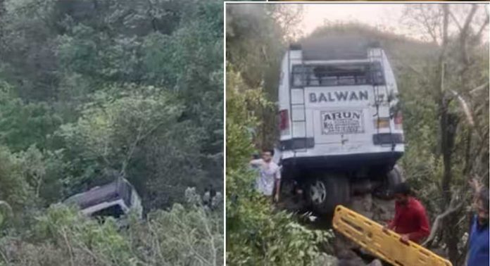 ജമ്മു കശ്മീരിൽ തീർത്ഥാടകരുടെ വാഹനത്തിനു നേരെ ഭീകരാക്രമണം ; പത്തുപേർ കൊല്ലപ്പെട്ടതായി റിപ്പോർട്ട് ജമ്മു കശ്മീരിൽ തീർത്ഥാടകരുടെ വാഹനത്തിനു നേരെ ഭീകരാക്രമണം ; പത്തുപേർ കൊല്ലപ്പെട്ടതായി റിപ്പോർട്ട്
