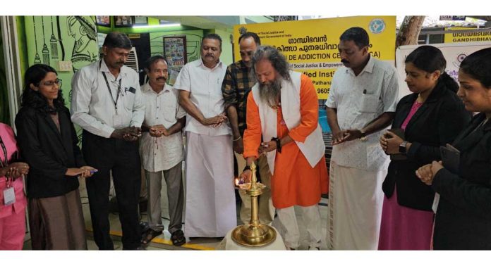 അറിവ് നേടുന്നതിനെ ലഹരിയായി കാണുന്ന തലമുറയെ സൃഷ്ടിക്കലാണ് ലക്ഷ്യം : ഡോ. ജിതേഷ്ജി അറിവ് നേടുന്നതിനെ ലഹരിയായി കാണുന്ന തലമുറയെ സൃഷ്ടിക്കലാണ് ലക്ഷ്യം : ഡോ. ജിതേഷ്ജി
