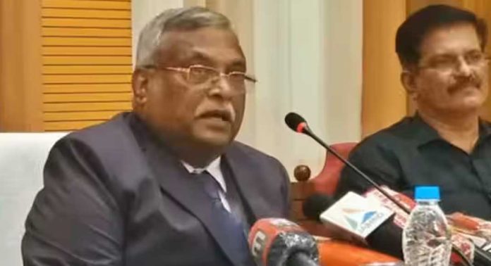 കോടതി ഫീസ് പരിഷ്കരണം : പൊതുജനങ്ങളില് നിന്ന് അഭിപ്രായം തേടുന്നു കോടതി ഫീസ് പരിഷ്കരണം : പൊതുജനങ്ങളില് നിന്ന് അഭിപ്രായം തേടുന്നു