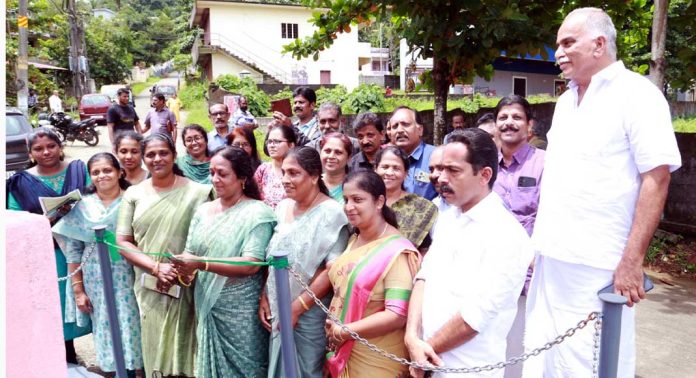 പഴവങ്ങാടി ഗ്രാമപഞ്ചായത്തിലെ ശബ്ദം നിലച്ചിരുന്ന സൈറന് പ്രവർത്തന സജ്ജമായി പഴവങ്ങാടി ഗ്രാമപഞ്ചായത്തിലെ ശബ്ദം നിലച്ചിരുന്ന സൈറന് പ്രവർത്തന സജ്ജമായി
