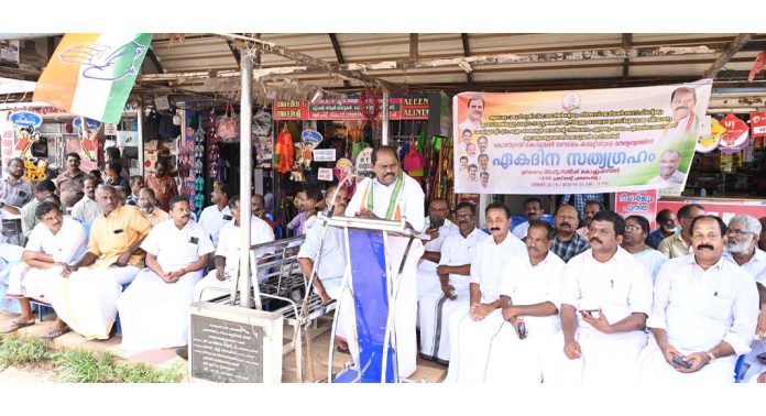 ആരോഗ്യമന്ത്രിയുടെ വകുപ്പ് ഭരിക്കുന്നത് ഭർത്താവ് : പ്രൊഫ. സതീഷ് കൊച്ചുപറമ്പില് ആരോഗ്യമന്ത്രിയുടെ വകുപ്പ് ഭരിക്കുന്നത് ഭർത്താവ് : പ്രൊഫ. സതീഷ് കൊച്ചുപറമ്പില്