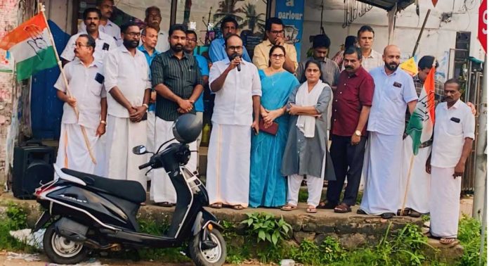 കുവൈറ്റ് ദുരന്തത്തിൽ മരിച്ചവർക്ക് അർഹമായ നഷ്ടപരിഹാരവും ആശ്രിതർക്ക് ജോലിയും നൽകണം : കോൺഗ്രസ് പഴവങ്ങാടി ടൗൺ മണ്ഡലം കമ്മിറ്റി കുവൈറ്റ് ദുരന്തത്തിൽ മരിച്ചവർക്ക് അർഹമായ നഷ്ടപരിഹാരവും ആശ്രിതർക്ക് ജോലിയും നൽകണം : കോൺഗ്രസ് പഴവങ്ങാടി ടൗൺ മണ്ഡലം കമ്മിറ്റി