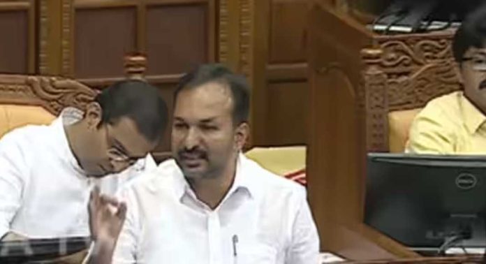സിപിഎമ്മിനും പിണറായി വിജയനുമെതിരെ നിയമസഭയിൽ രൂക്ഷ വിമർശനവുമായി പി സി വിഷ്ണുനാഥ് സിപിഎമ്മിനും പിണറായി വിജയനുമെതിരെ നിയമസഭയിൽ രൂക്ഷ വിമർശനവുമായി പി സി വിഷ്ണുനാഥ്