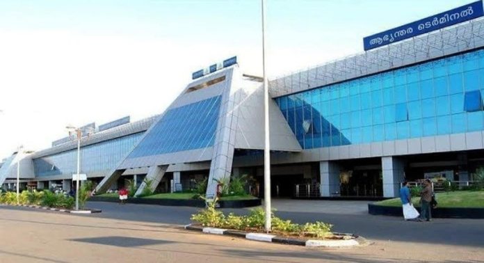 കരിപ്പൂർ വിമാനത്താവളത്തിൽ വ്യാജ ബോംബ് ഭീഷണി കരിപ്പൂർ വിമാനത്താവളത്തിൽ വ്യാജ ബോംബ് ഭീഷണി