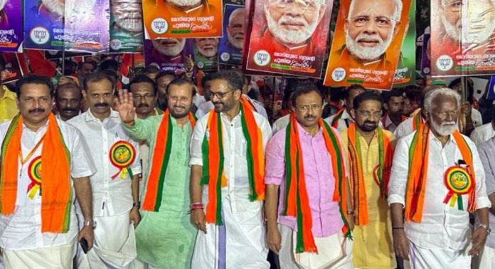 സിപിഎം കോട്ടകൾ കേന്ദ്രീകരിക്കാൻ ബിജെപി ; ശക്തികേന്ദ്രങ്ങളിൽ പ്രവർത്തനം ഊർജിതമാക്കും സിപിഎം കോട്ടകൾ കേന്ദ്രീകരിക്കാൻ ബിജെപി ; ശക്തികേന്ദ്രങ്ങളിൽ പ്രവർത്തനം ഊർജിതമാക്കും