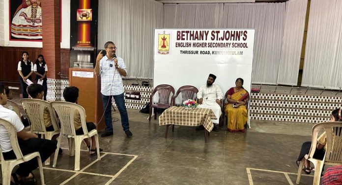 മലയാള സാഹിത്യ ക്ലബ് പ്രവർത്തനങ്ങൾക്കും വായന മാസാചരണത്തിനും തുടക്കമായി മലയാള സാഹിത്യ ക്ലബ് പ്രവർത്തനങ്ങൾക്കും വായന മാസാചരണത്തിനും തുടക്കമായി