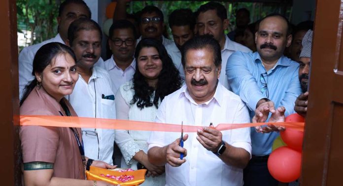 സബർമതി സ്പെഷ്യൽ സ്കൂളിന് ബ്രഡ് നിർമ്മാണ യൂണിറ്റ് നൽകി അദീബ് ആന്റ് ഷെഫീന ഫൗണ്ടേഷൻ ; രമേശ് ചെന്നിത്തല എംഎൽഎ ഉദ്ഘാനം ചെയ്തു സബർമതി സ്പെഷ്യൽ സ്കൂളിന് ബ്രഡ് നിർമ്മാണ യൂണിറ്റ് നൽകി അദീബ് ആന്റ് ഷെഫീന ഫൗണ്ടേഷൻ ; രമേശ് ചെന്നിത്തല എംഎൽഎ ഉദ്ഘാനം ചെയ്തു
