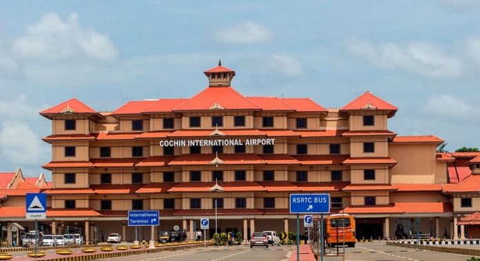 കുവൈത്ത് ദുരന്തം : വിമാനം അൽപസമയത്തിനുള്ളിൽ കൊച്ചിയിലെത്തും ; മൃതദേഹങ്ങൾ ഏറ്റുവാങ്ങാനുള ക്രമീകരണം പൂർത്തിയായി കുവൈത്ത് ദുരന്തം : വിമാനം അൽപസമയത്തിനുള്ളിൽ കൊച്ചിയിലെത്തും ; മൃതദേഹങ്ങൾ ഏറ്റുവാങ്ങാനുള ക്രമീകരണം പൂർത്തിയായി