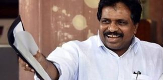 നെഹ്റുട്രോഫി വള്ളംകളി : പോസ്റ്ററുകളിലും കൊടിക്കുന്നിൽ എംഎൽഎ യുടെ പേരില്ല ; വിവാദമായതോടെ തിരുത്തി