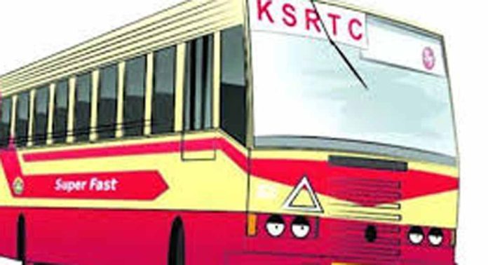 സ്വകാര്യ ബസുകള് സമയം തെറ്റിച്ച് ഓടുന്നത് മൂലം നഷ്ടത്തിലായ കെ.എസ്.ആര്.ടിസി ബസുകള് നിര്ത്തലാക്കുന്നു സ്വകാര്യ ബസുകള് സമയം തെറ്റിച്ച് ഓടുന്നത് മൂലം നഷ്ടത്തിലായ കെ.എസ്.ആര്.ടിസി ബസുകള് നിര്ത്തലാക്കുന്നു