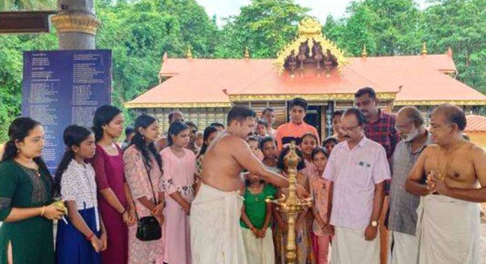 കുരമ്പാല പുത്തൻകാവിൽ ഭഗവതി ക്ഷേത്രത്തില് കഥകളി പരിശീലനത്തിന്റെ രണ്ടാമത് ബാച്ചിന്റെ പരിശീലനം തുടങ്ങി കുരമ്പാല പുത്തൻകാവിൽ ഭഗവതി ക്ഷേത്രത്തില് കഥകളി പരിശീലനത്തിന്റെ രണ്ടാമത് ബാച്ചിന്റെ പരിശീലനം തുടങ്ങി